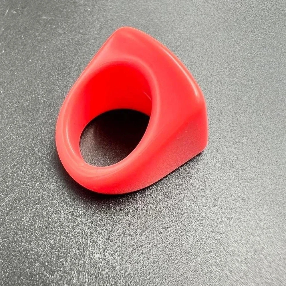 Vintage Red Resin Chunky Dome Statement Ring Size 7 Retro Y2K Mod Kidcore